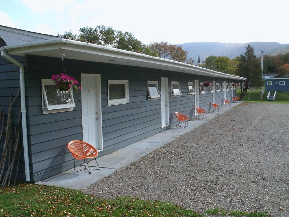 Cornerstone Motel Chéticamp Exteriör bild